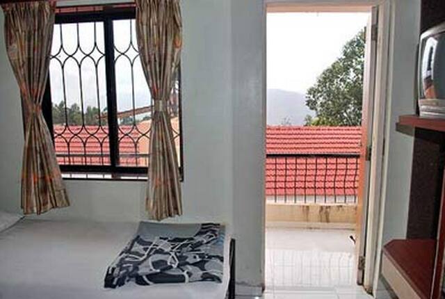 Gulmohar Bungalow, Satara 5